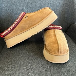 NWT Ugg Tazz Platform Clogs - Chestnut Size 8!